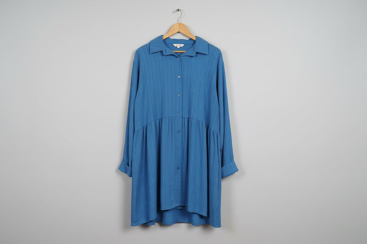 one sized ladies shirt fits up to 24