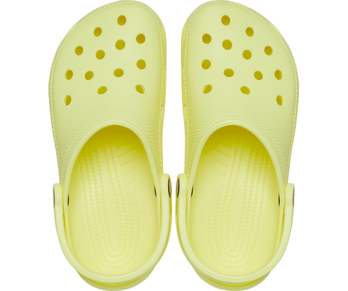 Pastel sales yellow crocs