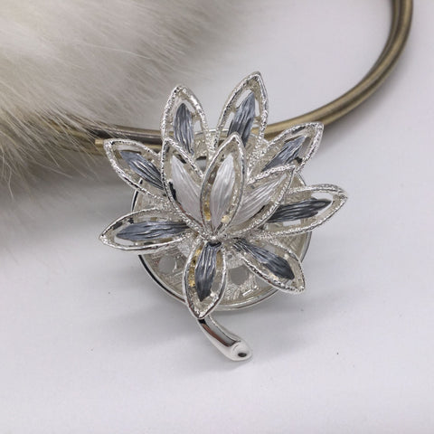 MAGNETIC BROOCH PETALS XZ-0894 Various Colours