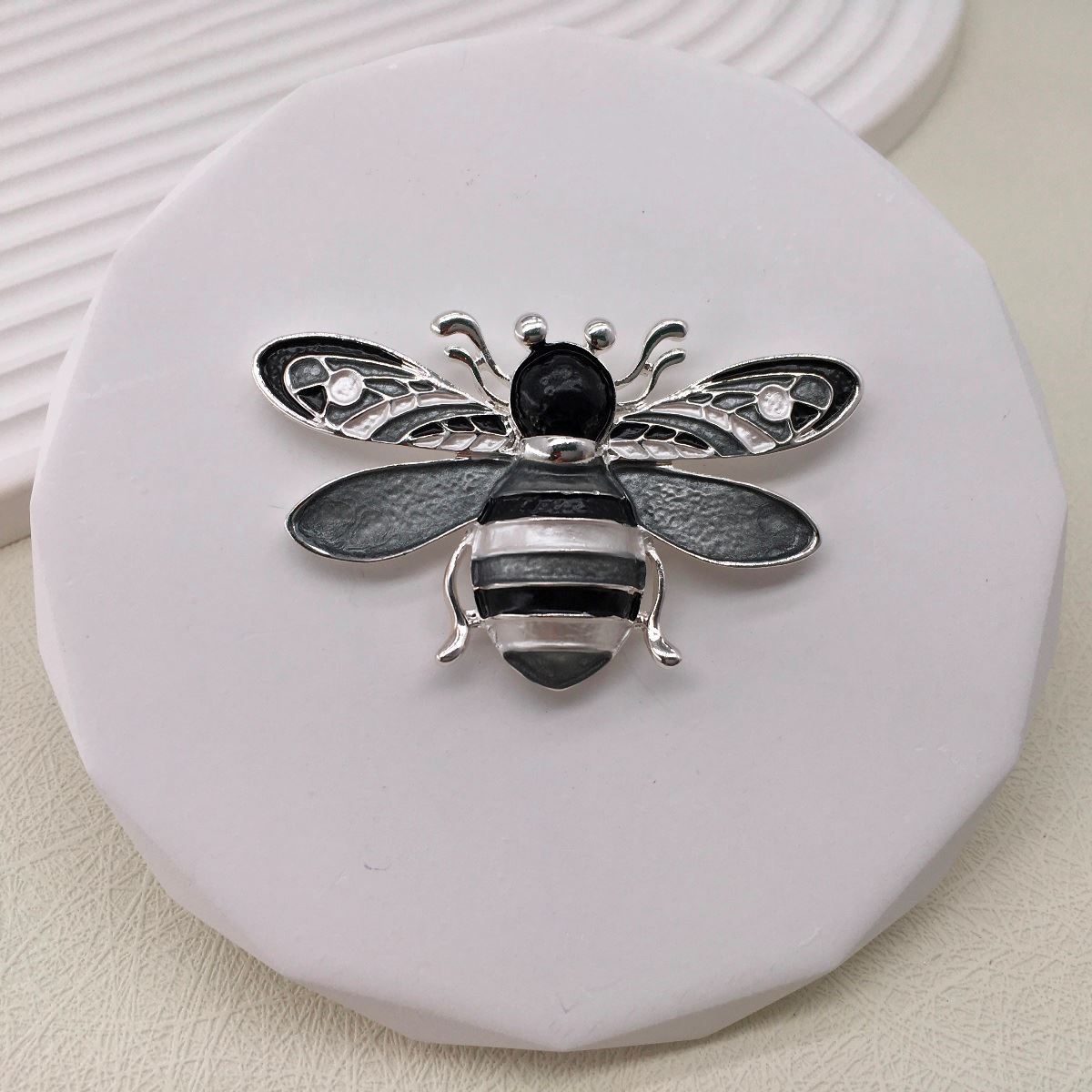 Ladies Magnetic Brooch-Bee Brooch