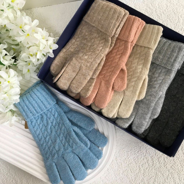 Ladies  Knitted Glove with a Turned Back Ribbed Wrist G3035