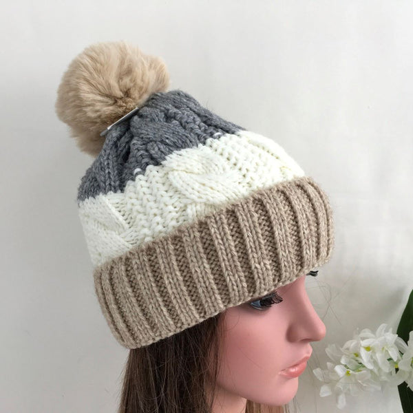 Ladies Knitted Beanies with Pompom M5056