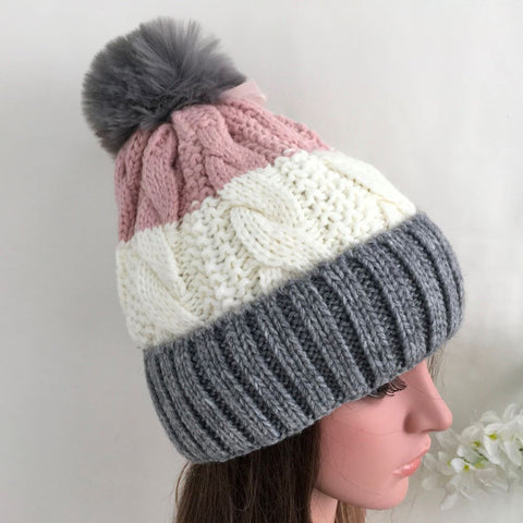 Ladies Knitted Beanies with Pompom M5056