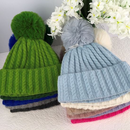 Ladies Knitted Beanies with Pompom M5039