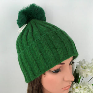 Ladies Knitted Beanies with Pompom M5039