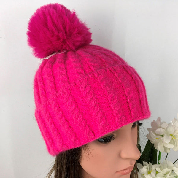 Ladies Knitted Beanies with Pompom M5039