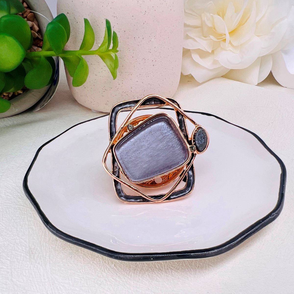 Ladies Magnetic Brooch Entwined Frames XZ-1043