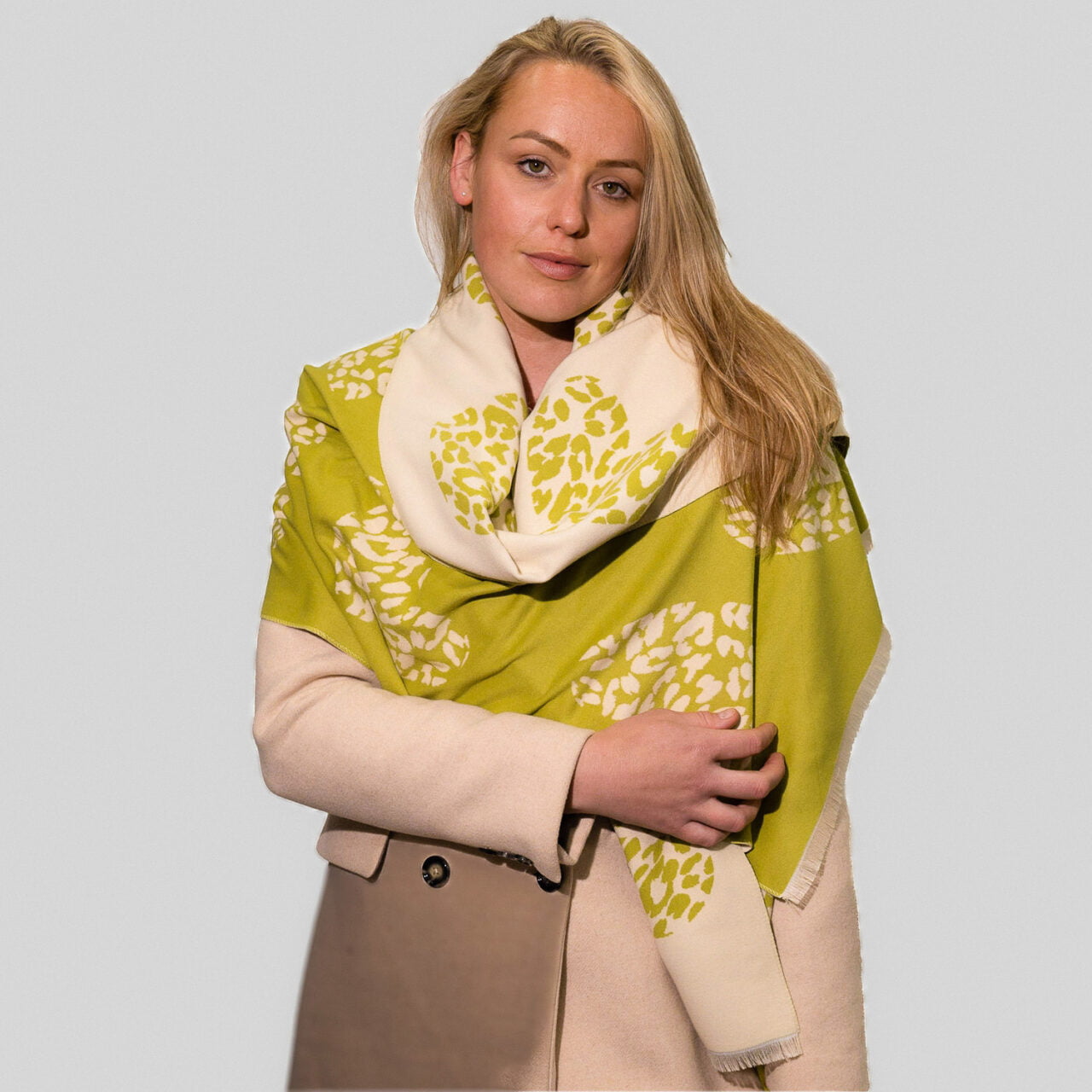 Zelly Ladies Reversible Scarf 10515 Animal Print Heart