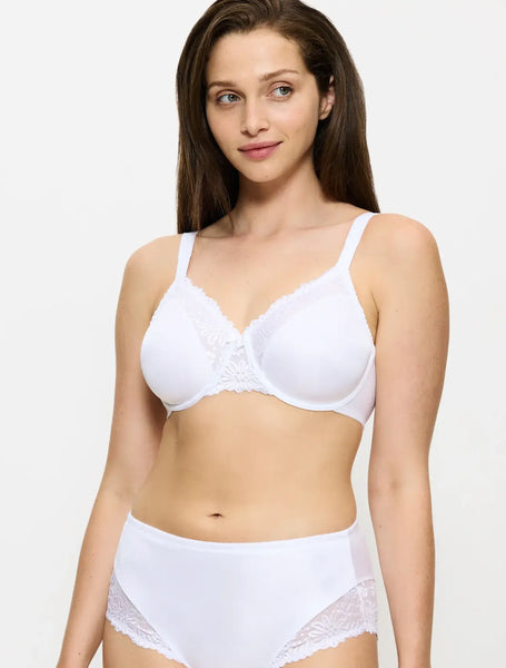 Triumph Ladyform Soft Minimizer Underwired bra White