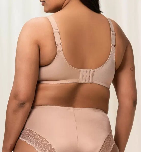 Triumph Ladyform Soft Minimizer Underwired bra