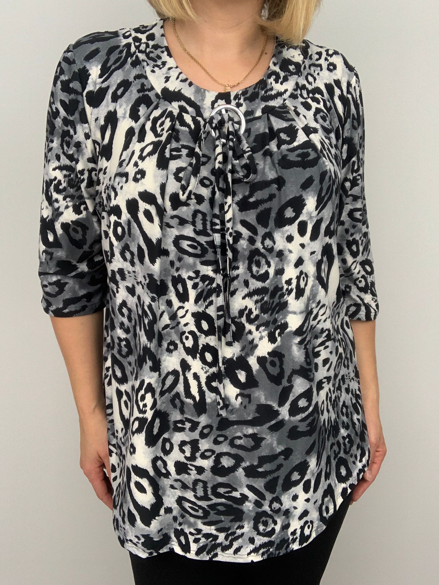 Style Direct Womens Round Neck Plus SIZE TOP LEOPARD PRINT