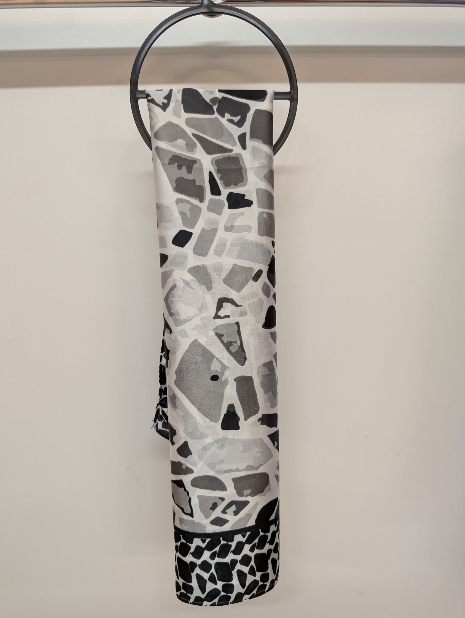 Ladies Square Scarves Mosaic Pattern with Border 3168