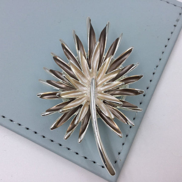 Magnetic Leaf Brooch XZ-0839 Various Colours